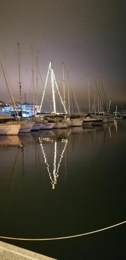 Charmant Appartement A 350M De La Plage Et Du Port Fréjus المظهر الخارجي الصورة